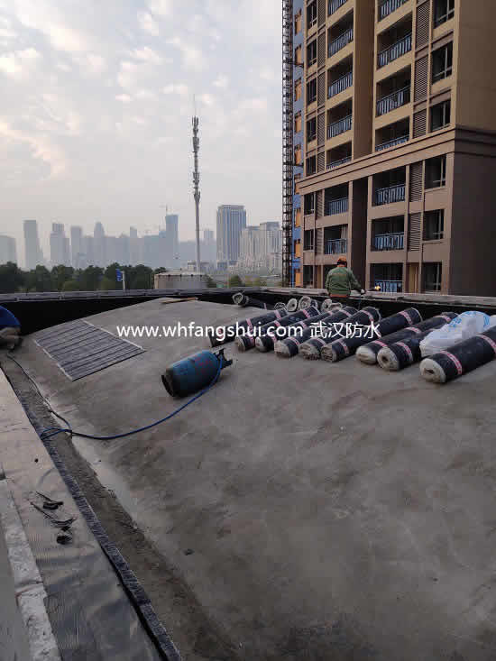 武汉斜屋面配电房屋面防水施工