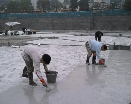 以后屋顶漏水，不要乱铺沥青漆！瞧瞧这做法，轻松补漏又省心！牛